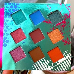 Hank & Henry Eyeshadow Palette Never Used!!